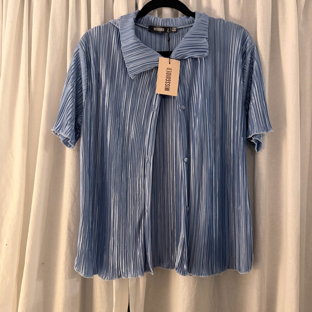 Missguided + Light Blue Pleated Women’s Shirt